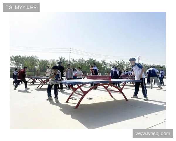 乒乓球精神引领青春力量展现拼搏与合作的运动魅力