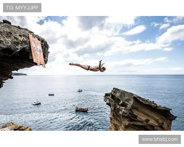 从高空到水花之间跳水运动员追求完美入水瞬间的力量与美感